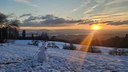 Winterbild mit Sonne und Schneemann.jpg